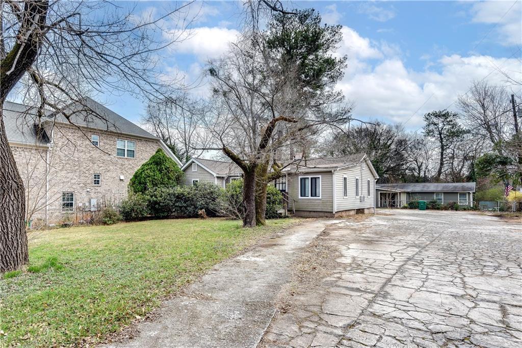 2312 Wayside Drive NE