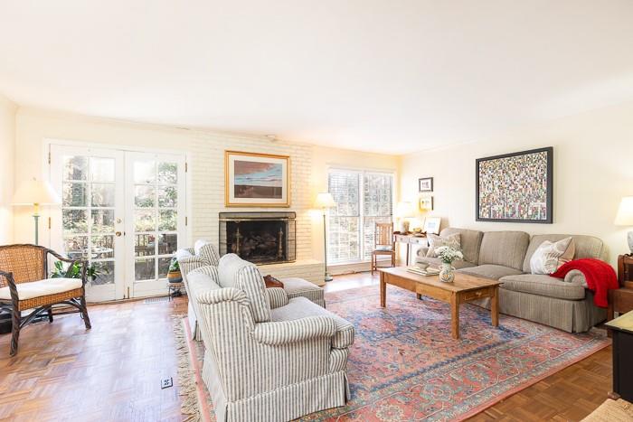 4095 Glen Devon Drive NW