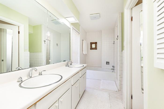 4095 Glen Devon Drive NW