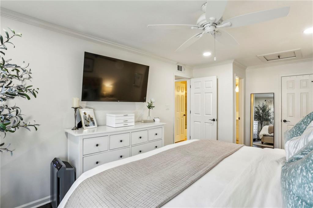 1238 Weatherstone Drive NE