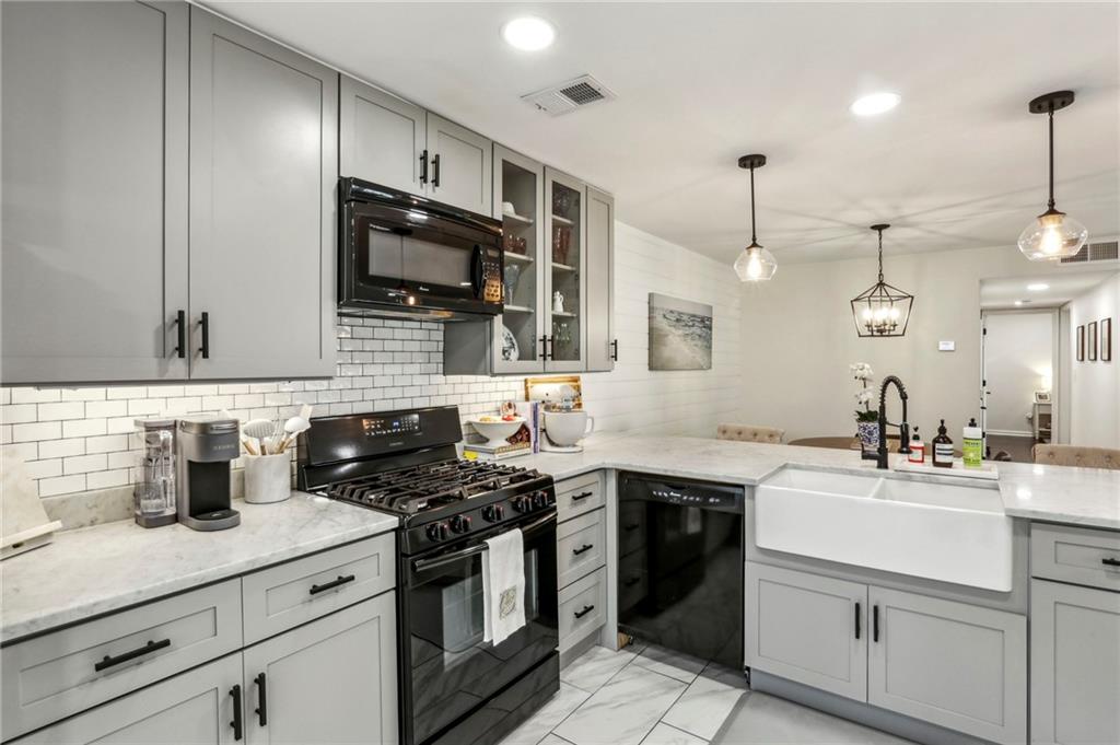 1238 Weatherstone Drive NE