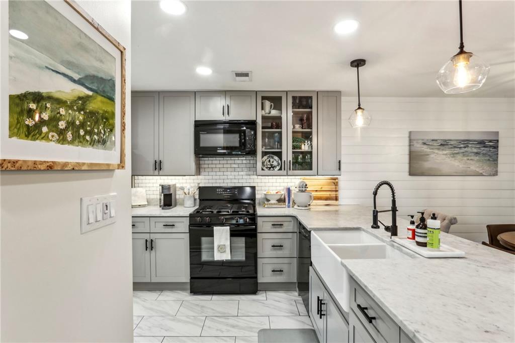 1238 Weatherstone Drive NE