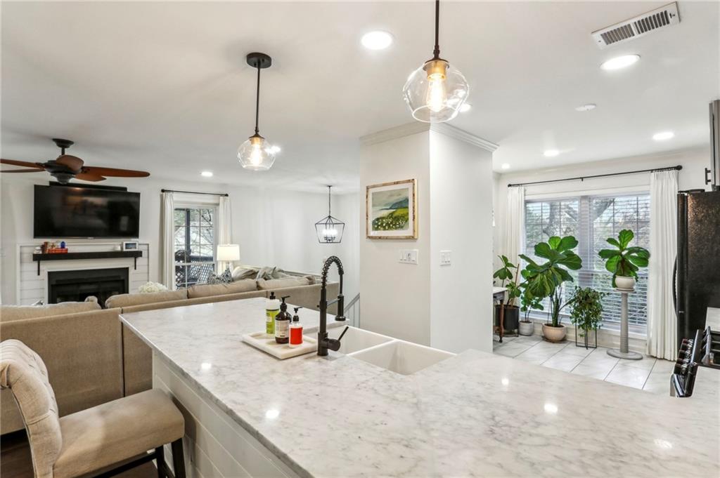 1238 Weatherstone Drive NE