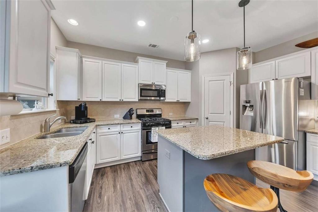 108 Lakestone Parkway