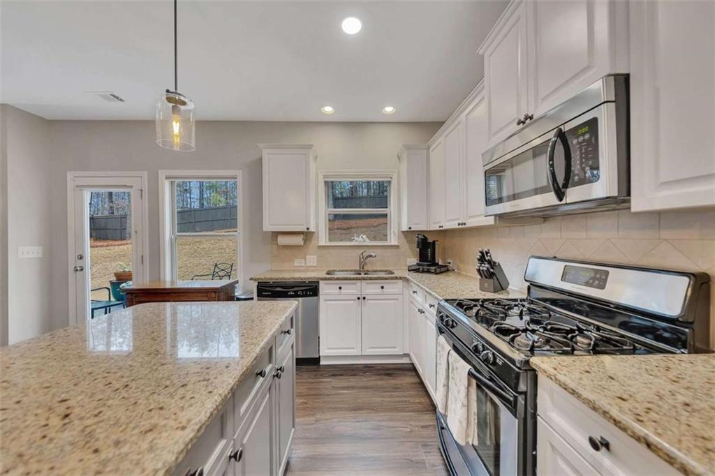 108 Lakestone Parkway