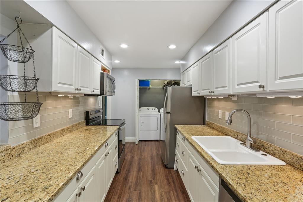 725 Dalrymple Road Unit 2E