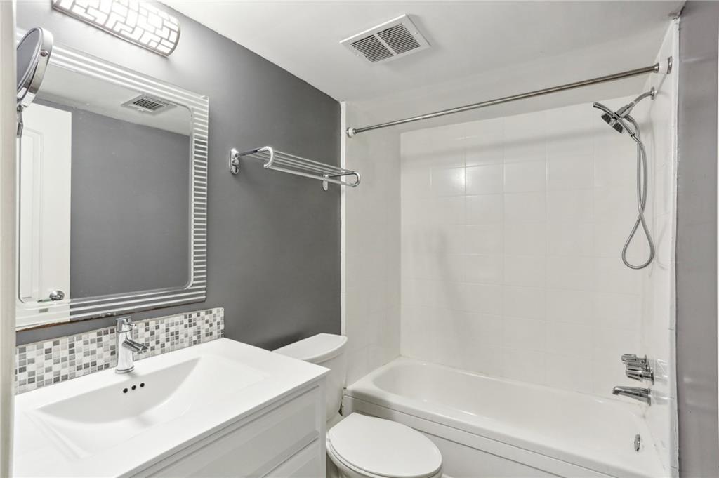 725 Dalrymple Road Unit 2E