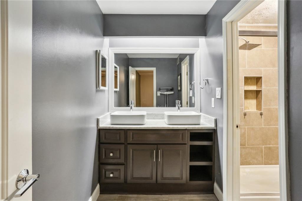 725 Dalrymple Road Unit 2E