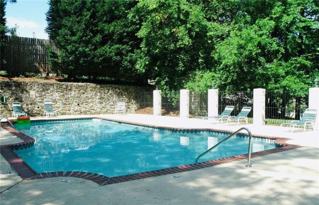 725 Dalrymple Road Unit 2E