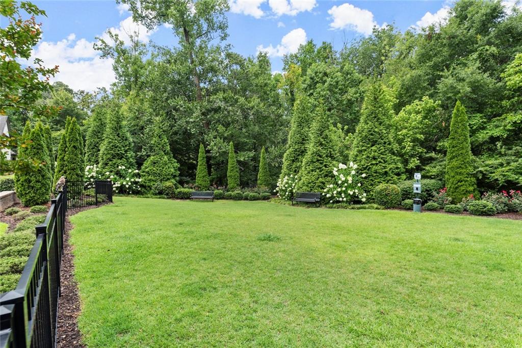 220 Chastain Park Drive NE