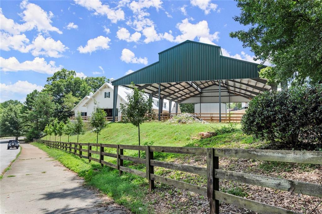 220 Chastain Park Drive NE