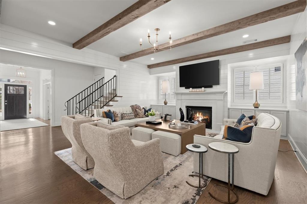 220 Chastain Park Drive NE