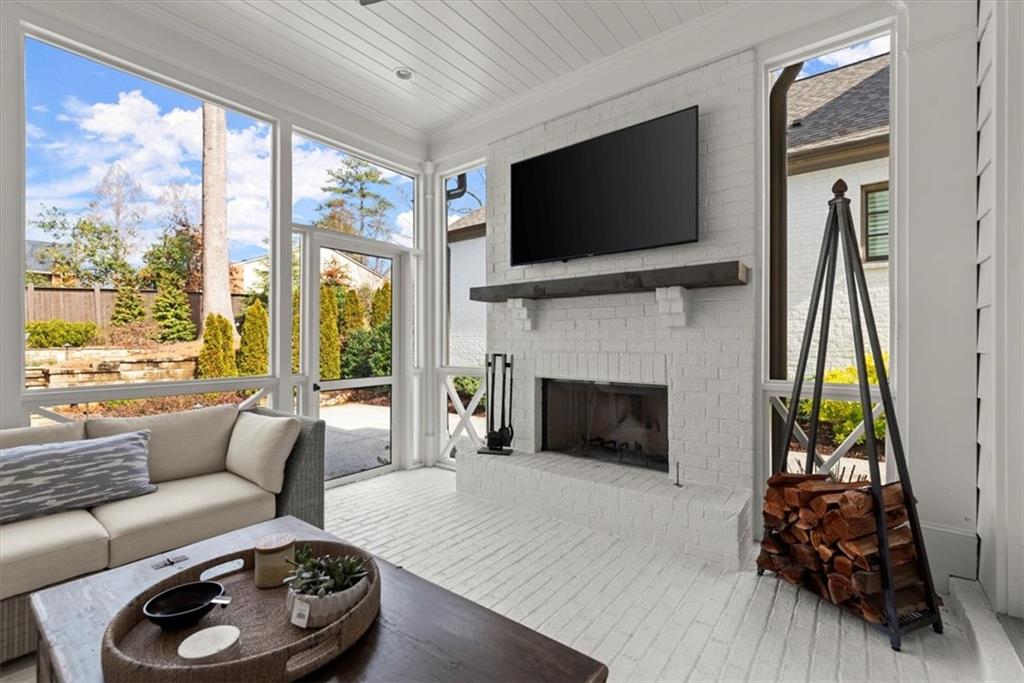 220 Chastain Park Drive NE