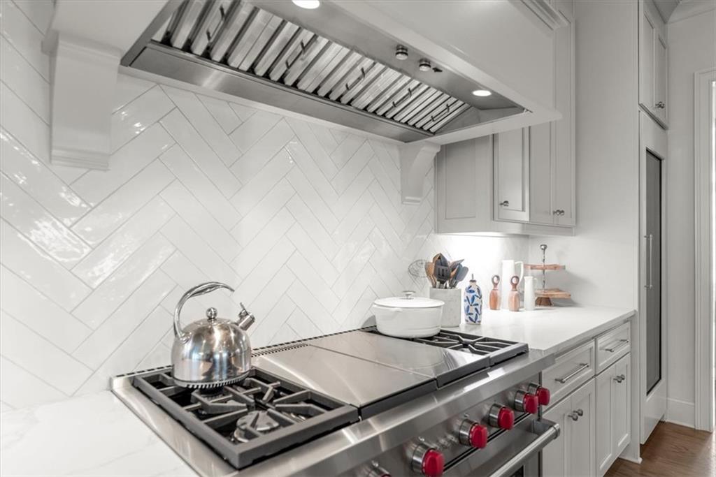 220 Chastain Park Drive NE