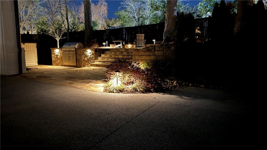 220 Chastain Park Drive NE