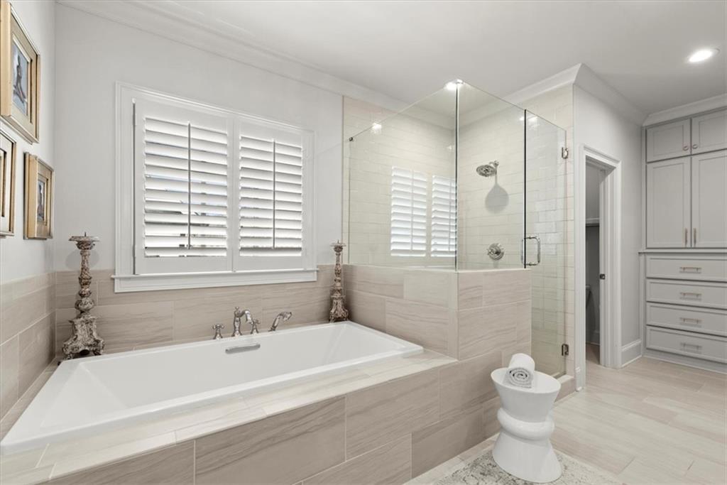 220 Chastain Park Drive NE