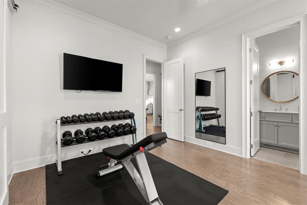 220 Chastain Park Drive NE