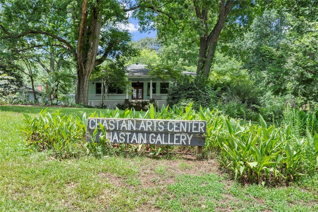 220 Chastain Park Drive NE