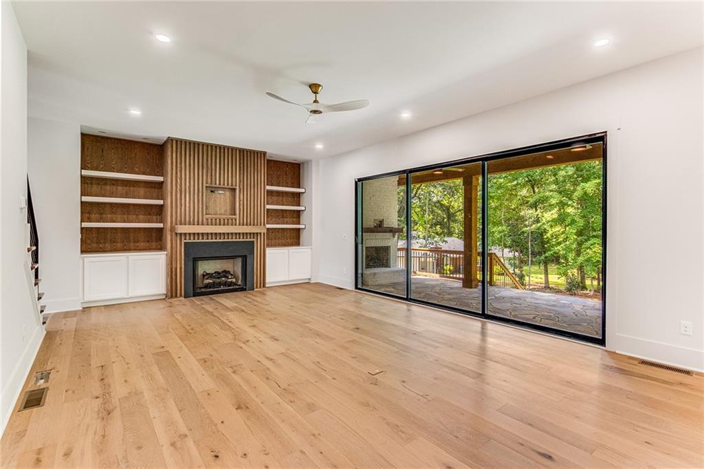 16036 Birmingham Highway