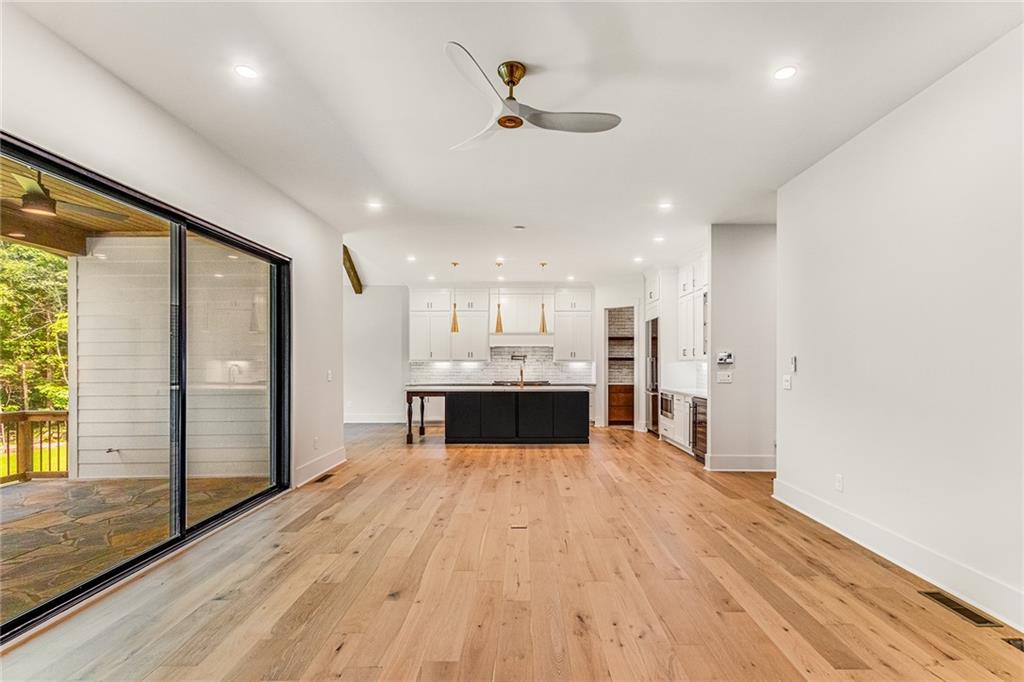 16036 Birmingham Highway