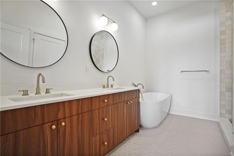 675 Drewry Street NE Unit 201