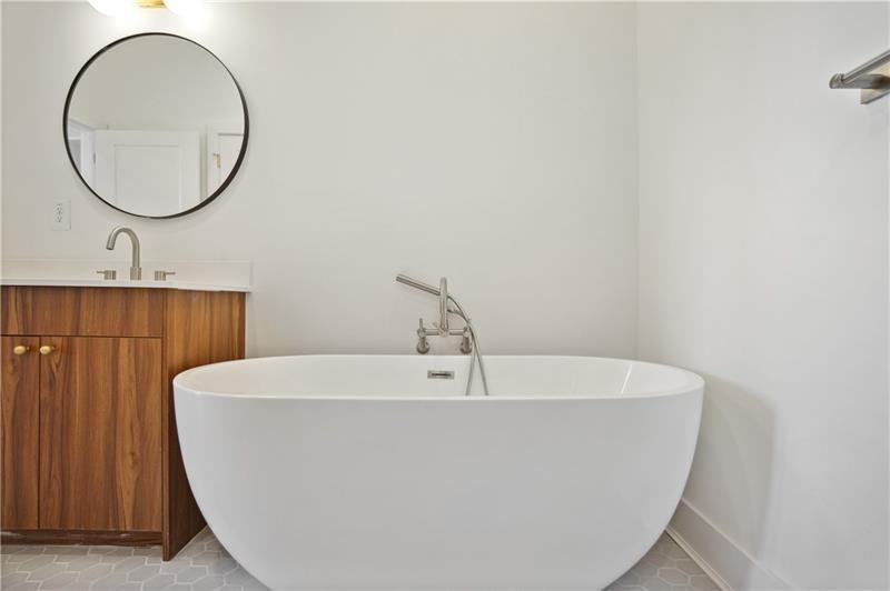 675 Drewry Street NE Unit 201