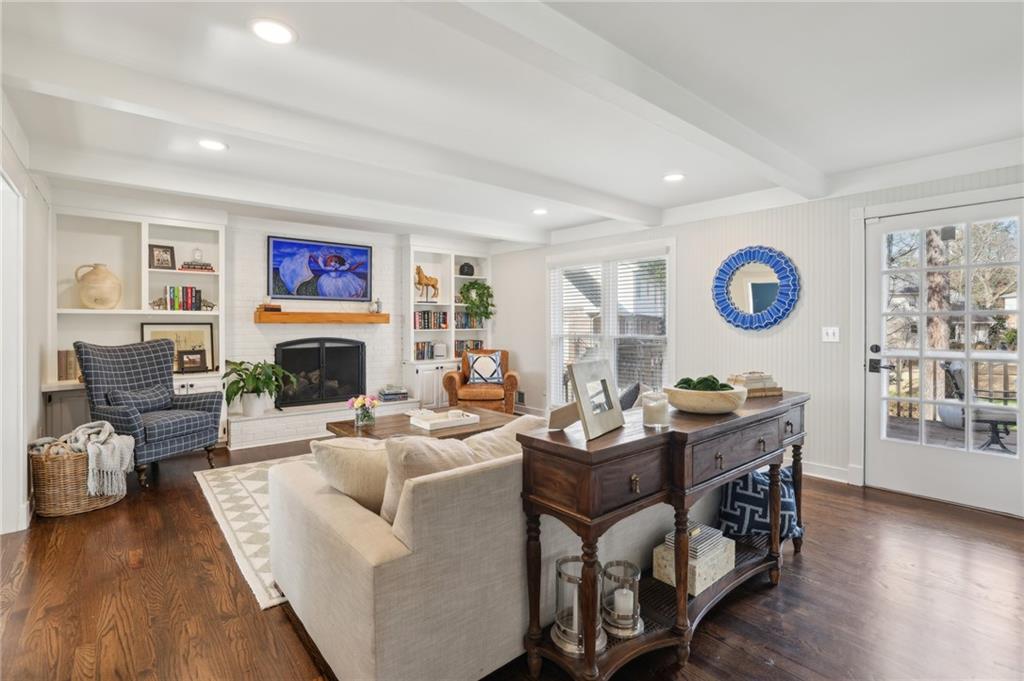 6785 Hunters Trace Circle