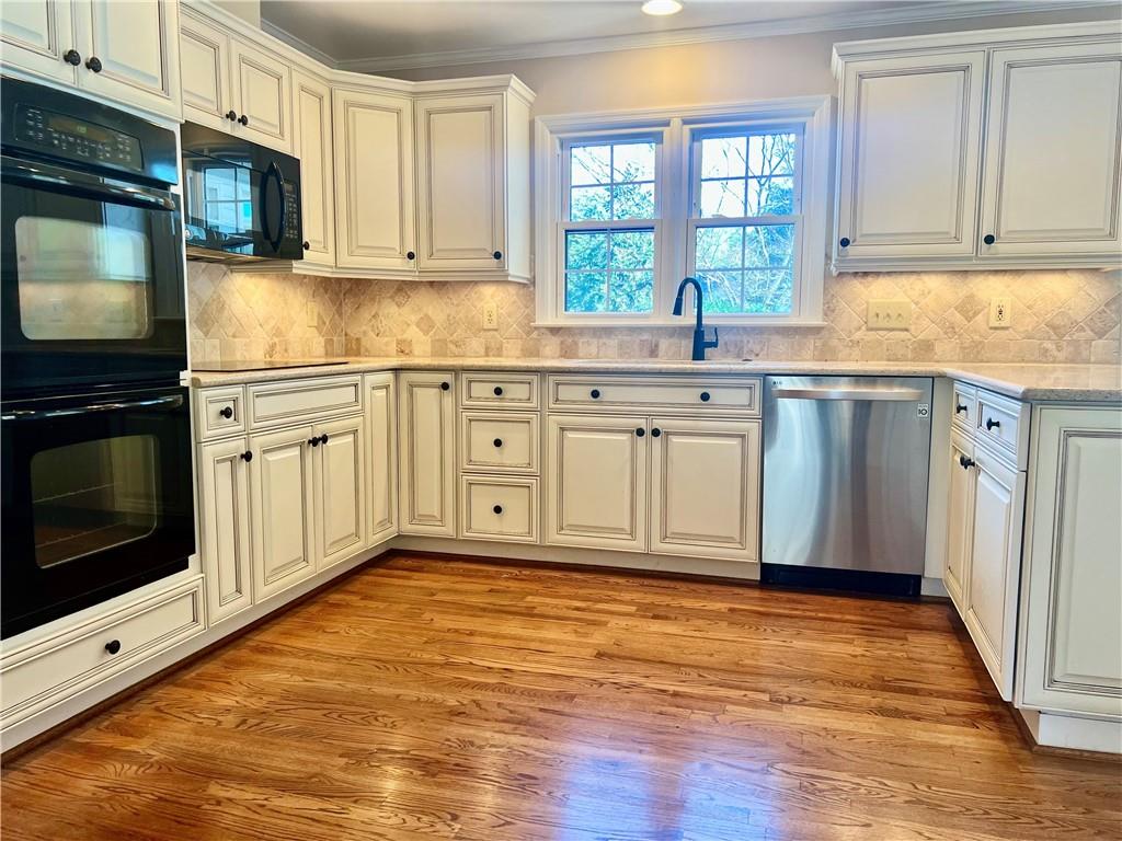 5443 Dunwoody Knoll Court