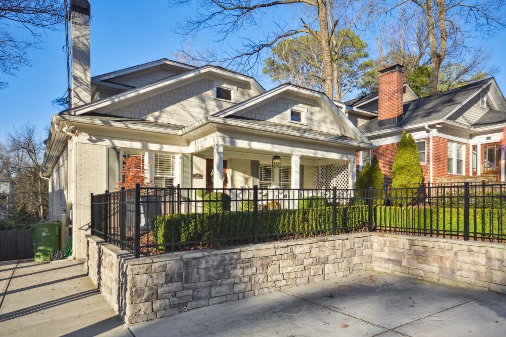 126 Ridgeland Way NE