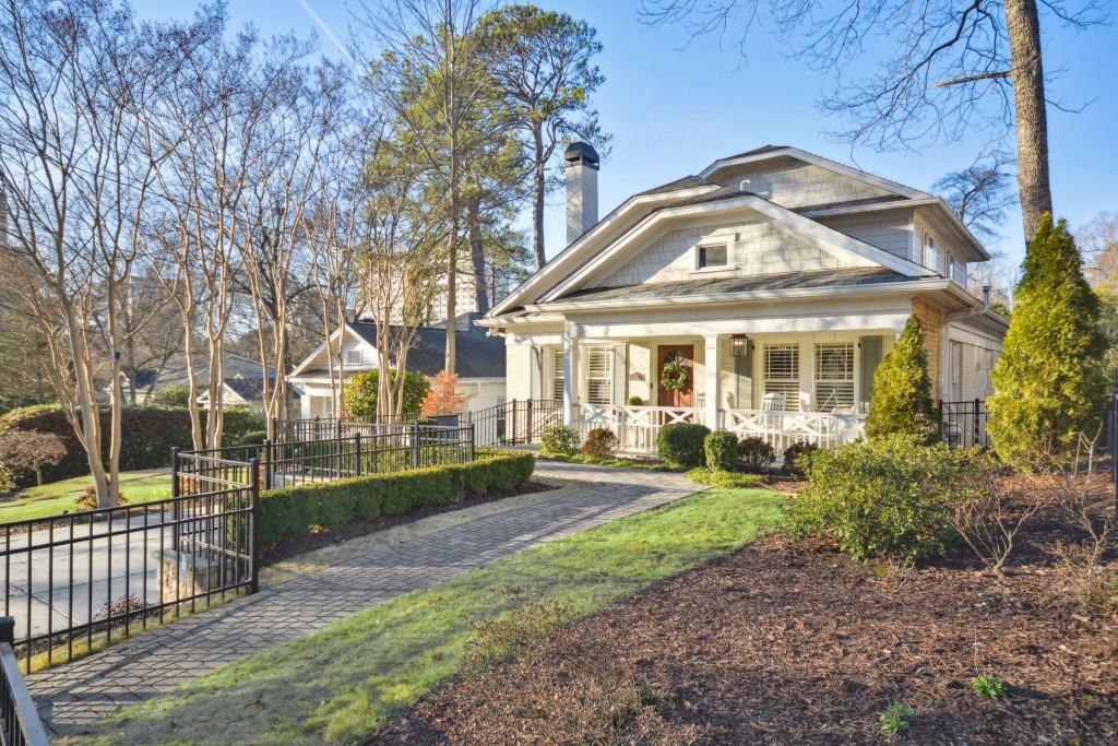 126 Ridgeland Way NE