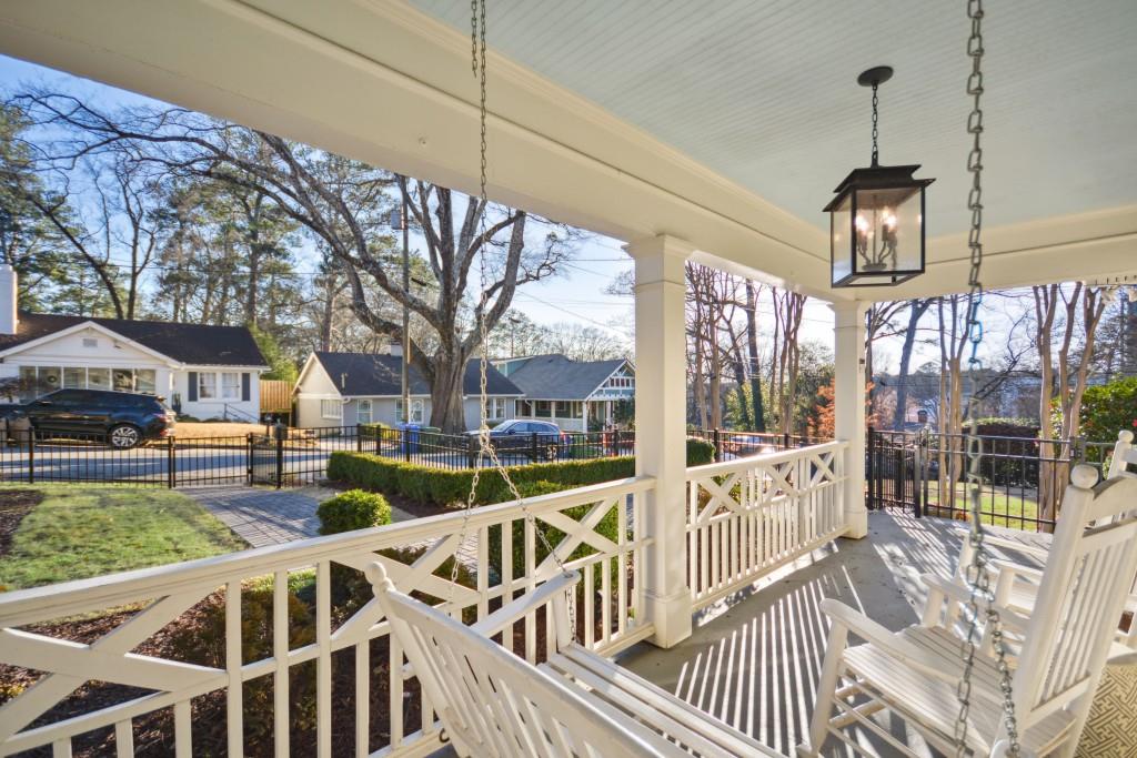 126 Ridgeland Way NE