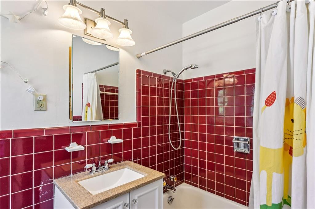 1108 Berkshire Road NE