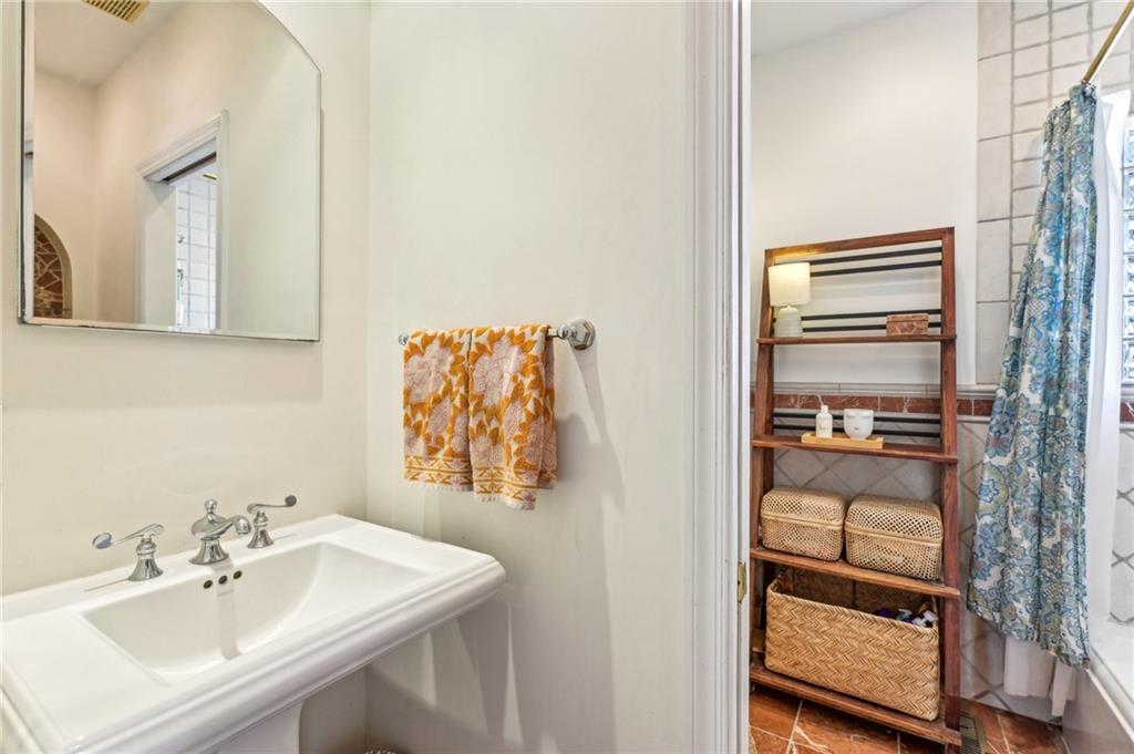 1108 Berkshire Road NE