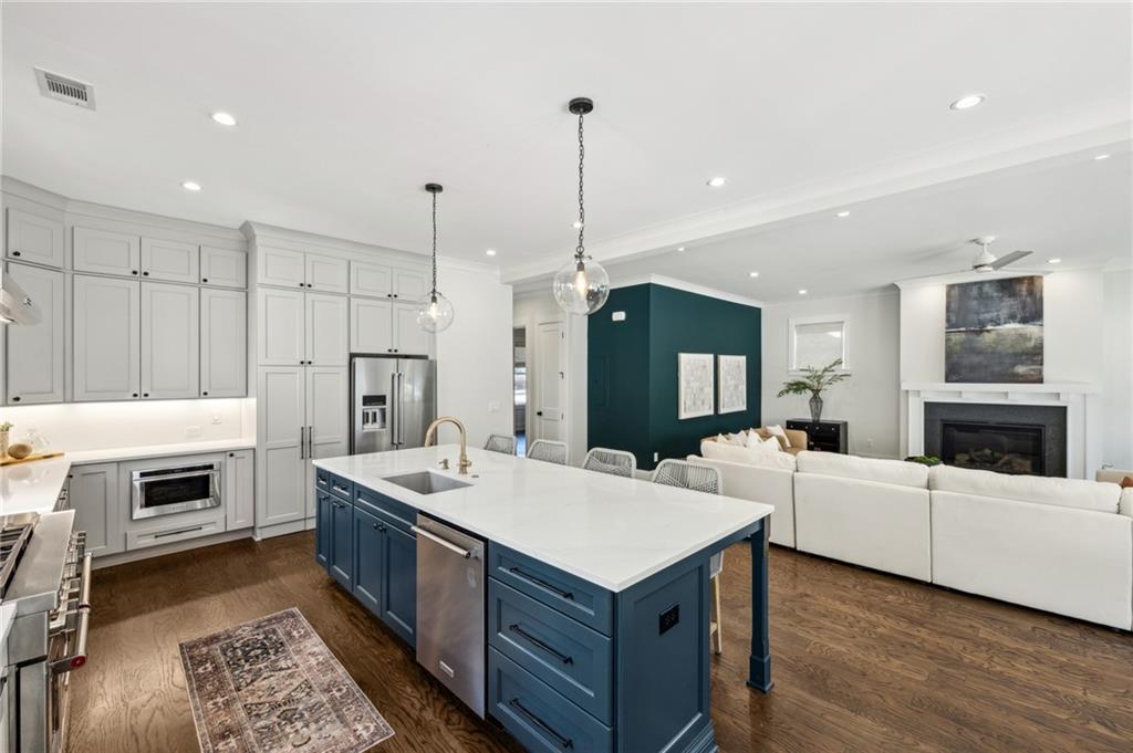 208 Haralson Lane NE