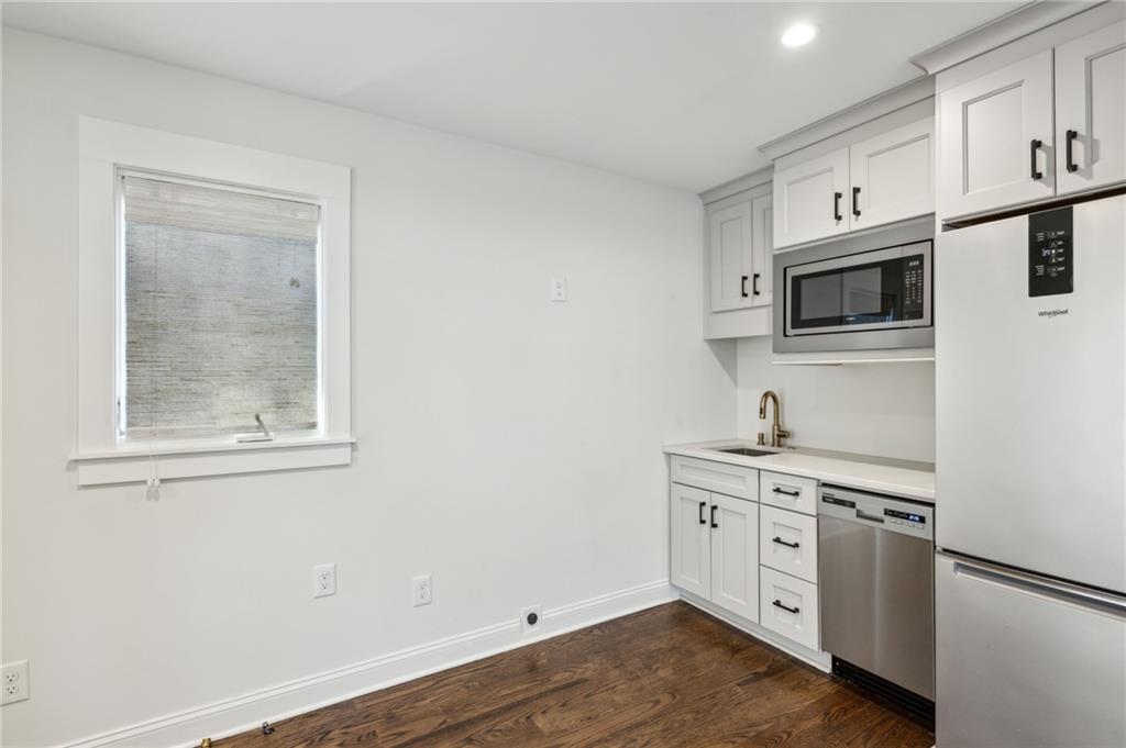 208 Haralson Lane NE