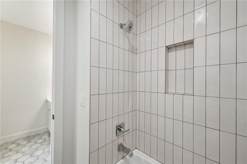 208 Haralson Lane NE