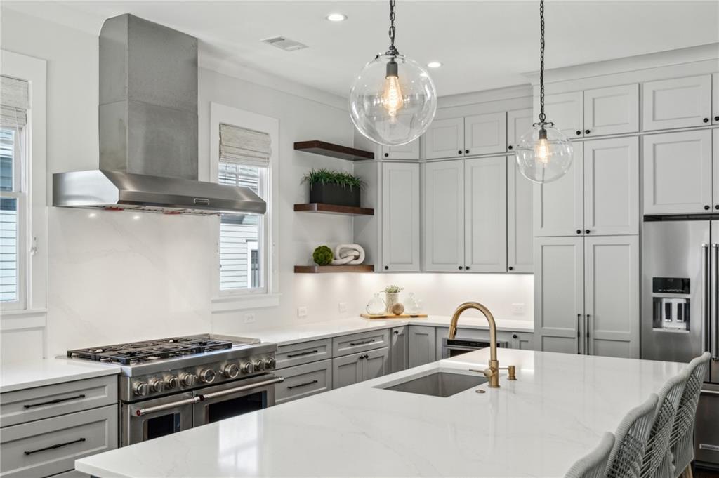 208 Haralson Lane NE