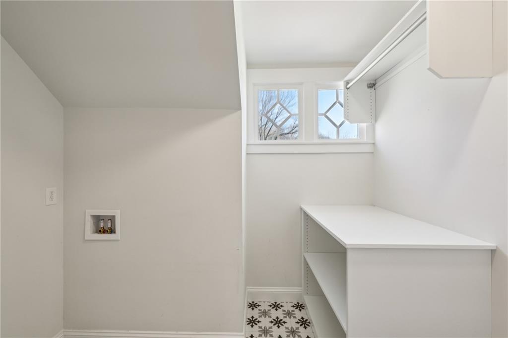 208 Haralson Lane NE