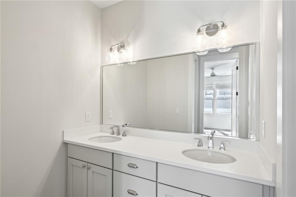 208 Haralson Lane NE