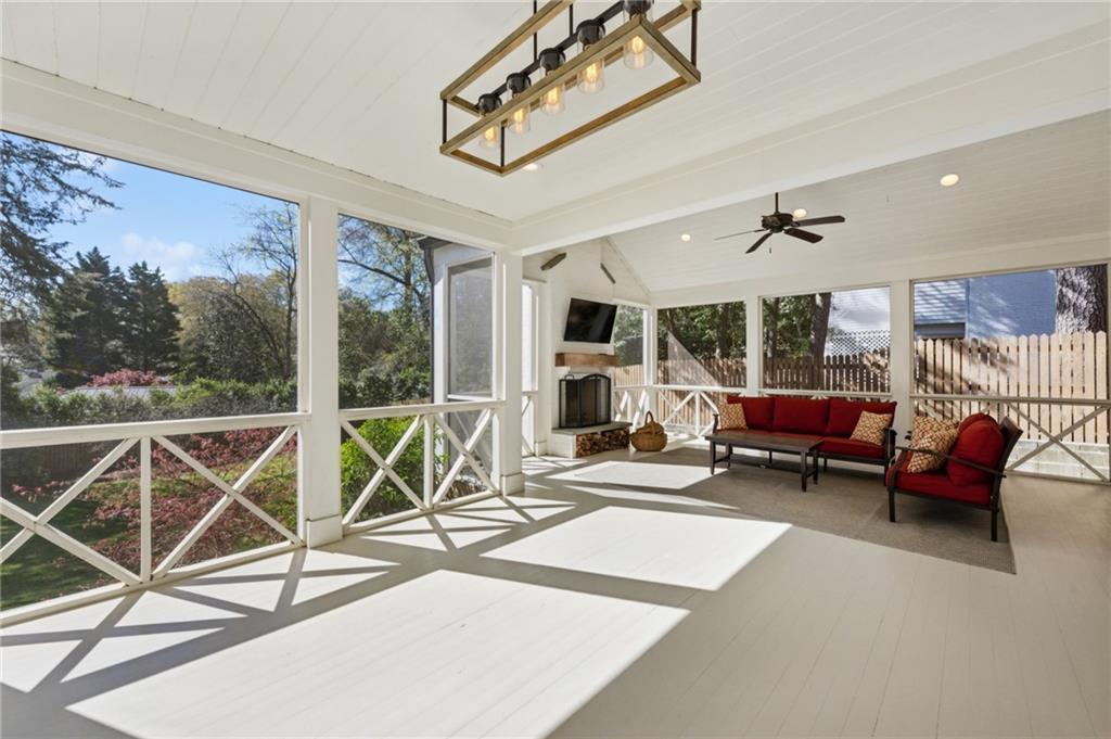 1941 Greystone Road NW