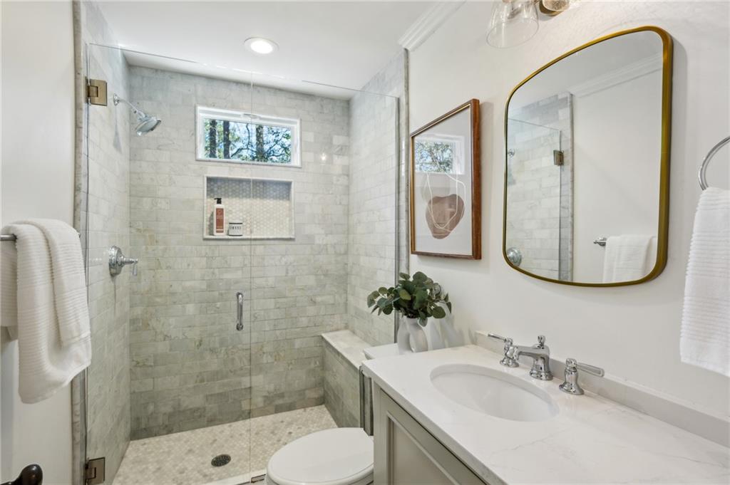 1941 Greystone Road NW