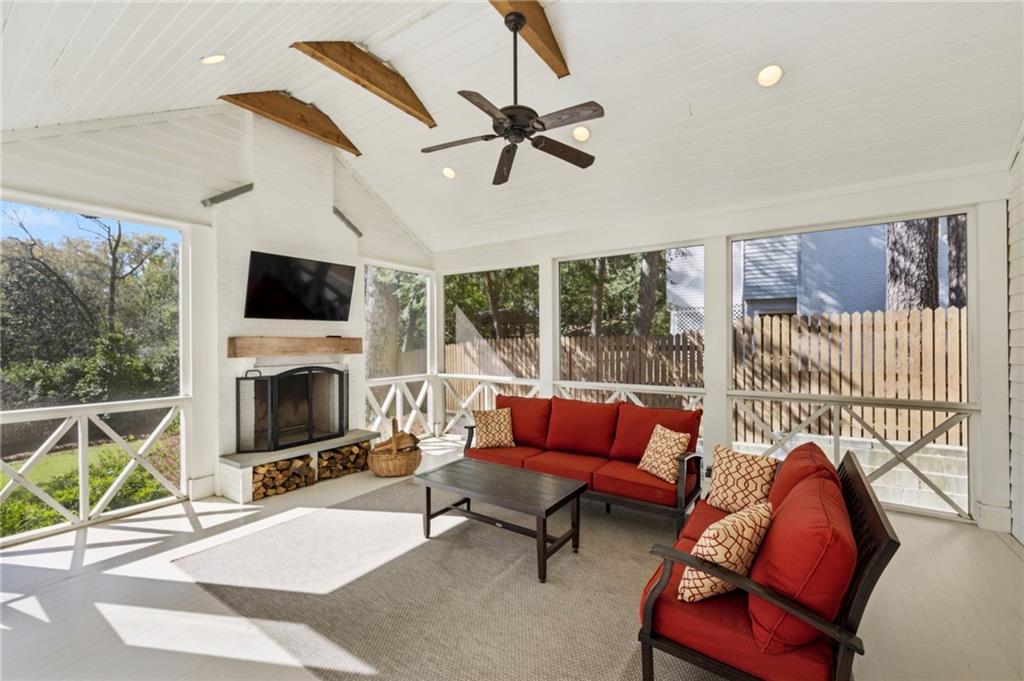 1941 Greystone Road NW