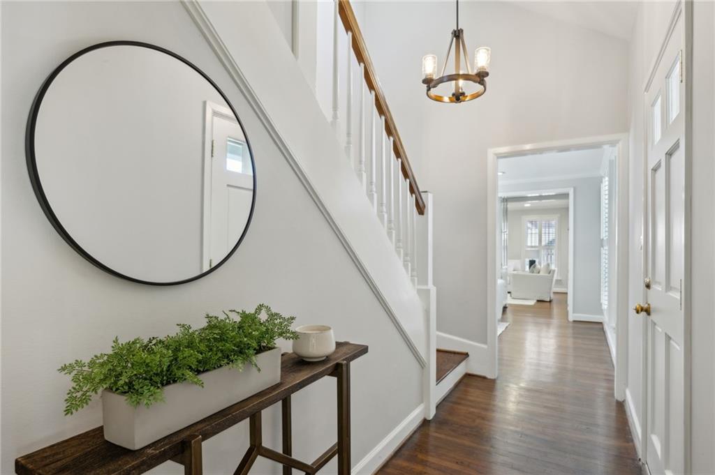 1941 Greystone Road NW