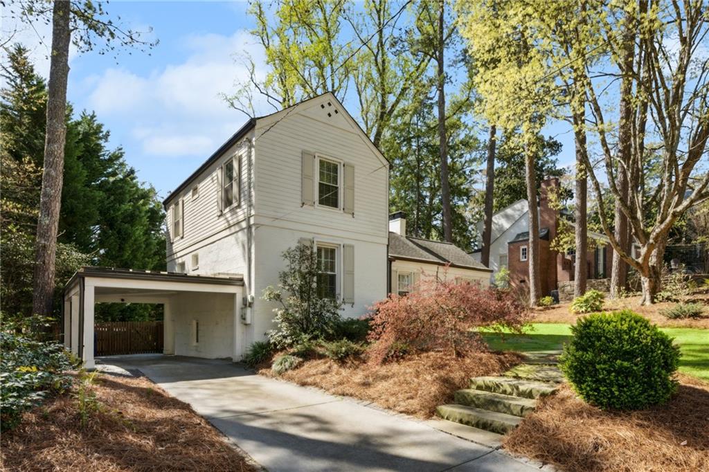 1941 Greystone Road NW