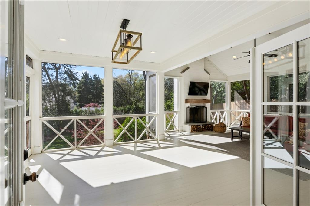 1941 Greystone Road NW