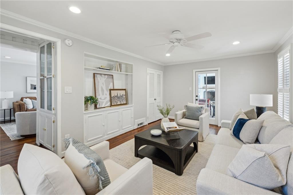 1941 Greystone Road NW