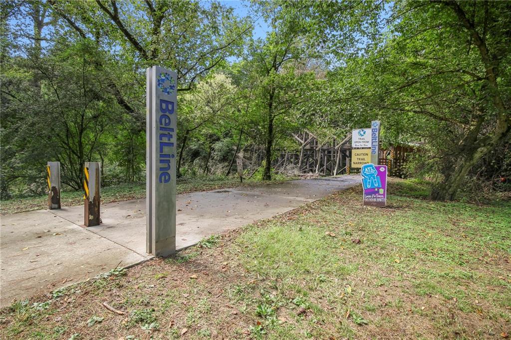 1941 Greystone Road NW