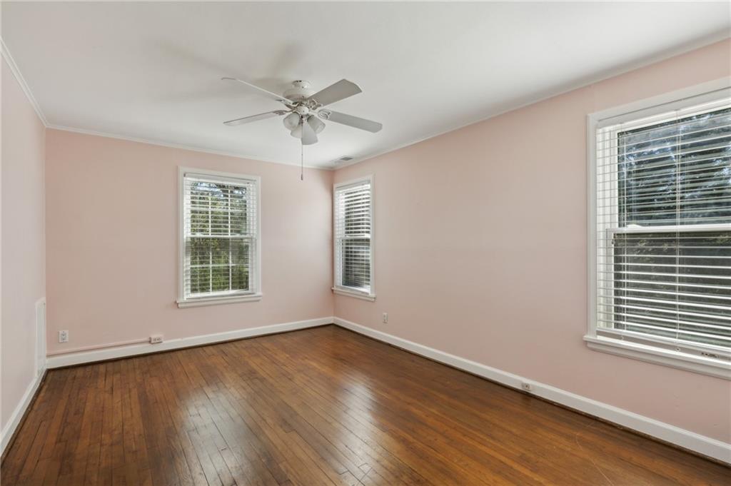 1941 Greystone Road NW