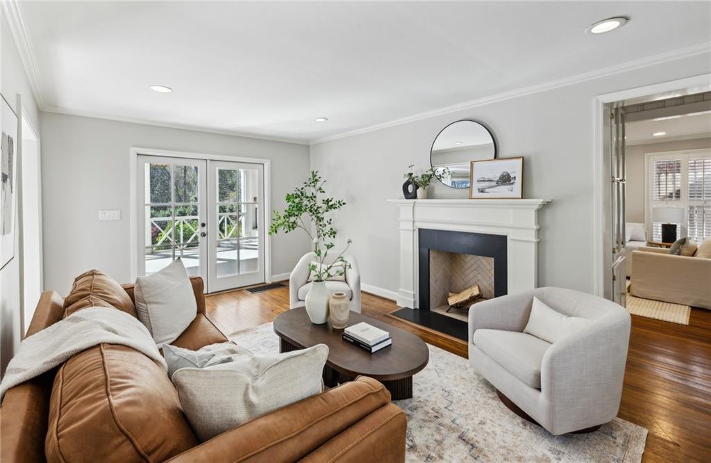 1941 Greystone Road NW