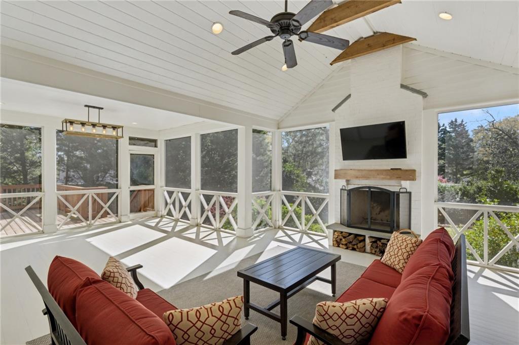 1941 Greystone Road NW